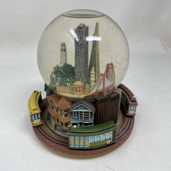 San Francisco Cable Car Musical Snow Globe JJJ Imports 6.5"H Rotating Base - Picture 1 of 8